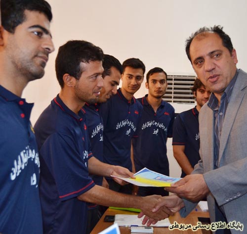 http://s3.picofile.com/file/8210005234/bazdid_reis_heyate_football_fars_1_.jpg