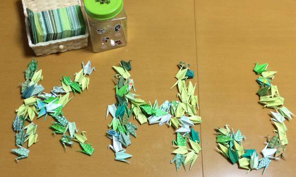 The Japanese fan makes 1000 Green Cranes For 111 days of service of their 111 grand