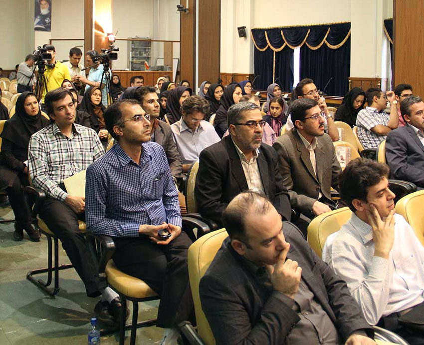 بيست و پنجمين نشست کتاب خوان کشور و اولين نشست کتاب خوان استان آذربايجان شرقي با حضور آيت الله دکتر هاشم هاشم زاده هريسي نماينده مردم آذربايجان شرقي در مجلس خبرگان رهبري و با مشارکت کتابداران ، نويسندگان ، اهالي رسانه و فعالين فرهنگي در تبريز برگزار شد
