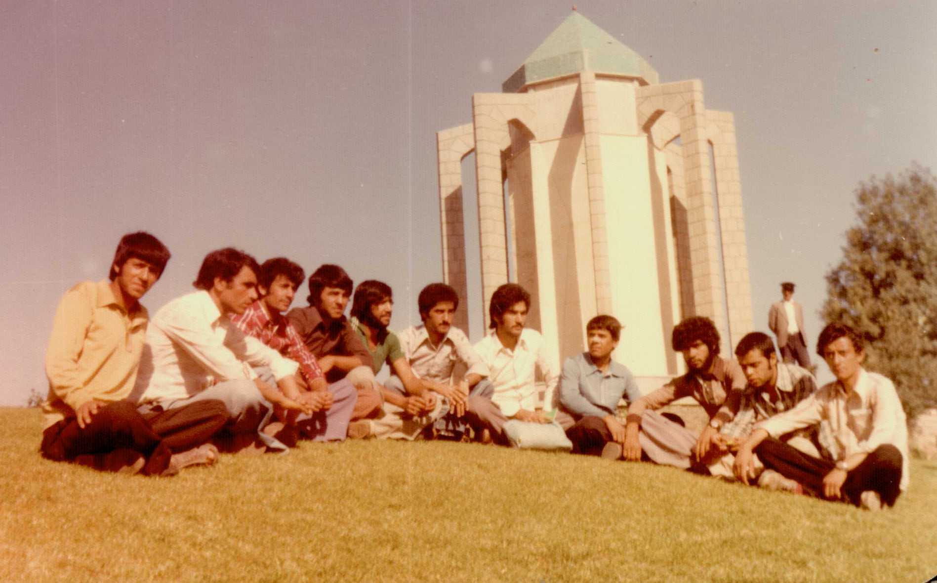 کنار باباطاهر