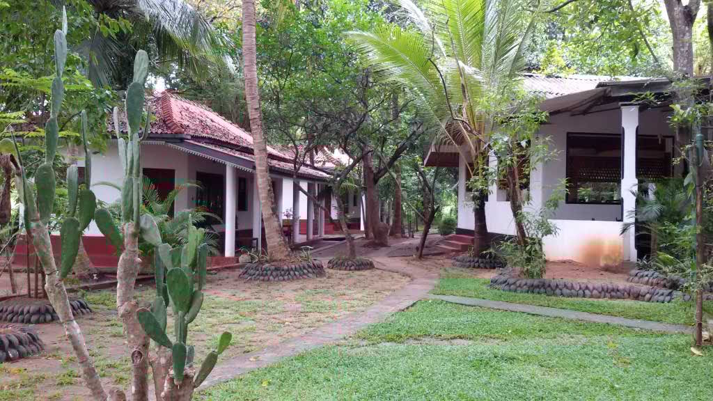 http://s3.picofile.com/file/8214219568/027.jpg