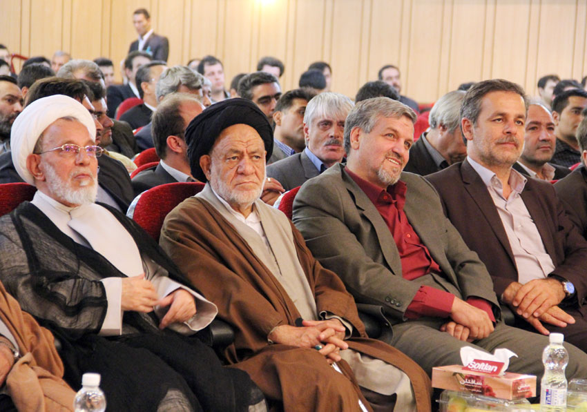 اجتماع میانه ای های مقیم پایتخت با حضور آیت الله دکتر هاشم زاده هریسی   