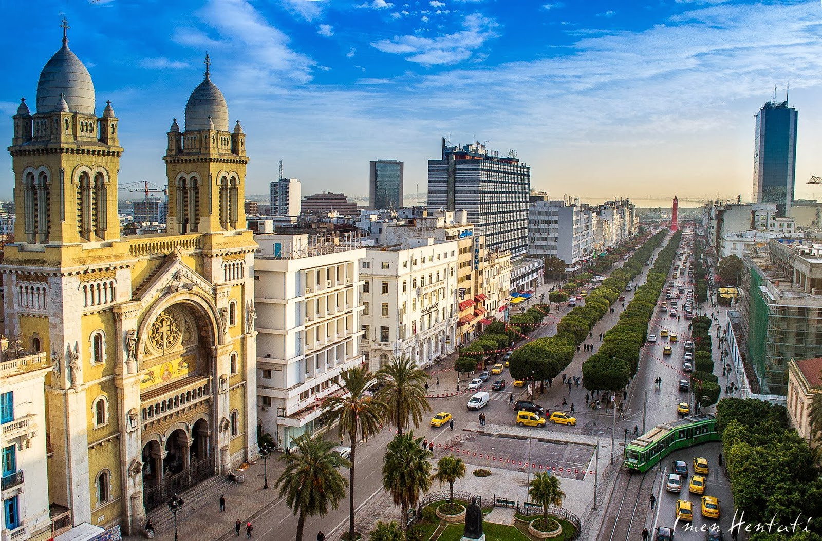 شاهراه مرکزی شهر تونس، و قلب سیاسی و اقتصادی تاریخی کشور است . این خیابان که نام خود را از اولین رئیس جمهور جمهوری ...