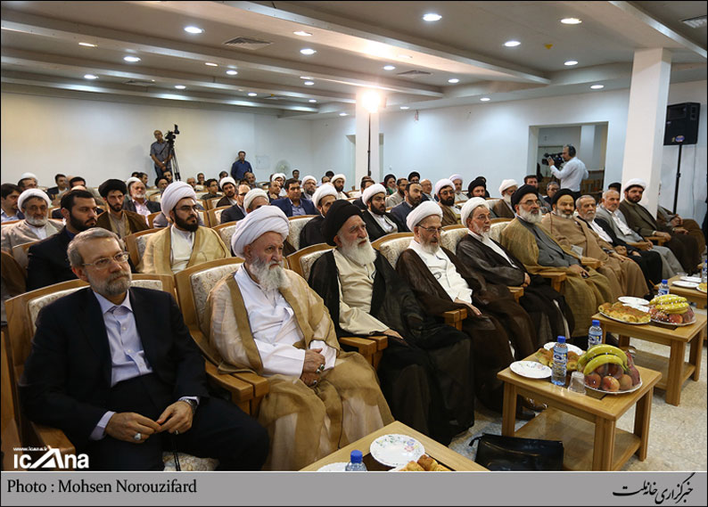 افتتاح کتابخانه عمومی مرکز بررسی‌های اسلامی با حضور مهندس علی لاریجانی رئیس مجلس و حضرات آیات جعفر سبحانی و دکتر هاشم زاده  هریسی 