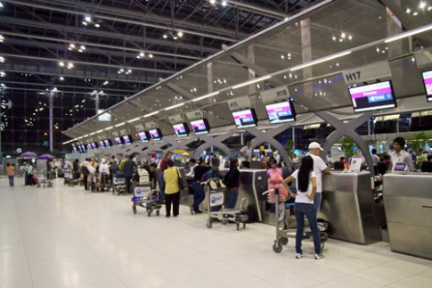 http://s3.picofile.com/file/8215449318/suvarnabhumi_international_airport_bangkok_485x323.jpg