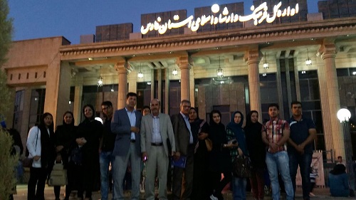 http://s3.picofile.com/file/8217552384/anjoman_adabi_taeb_evaz_dar_shiraz.jpg