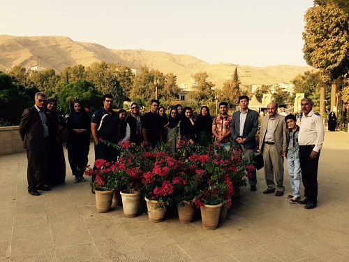 http://s3.picofile.com/file/8217552426/anjoman_adabi_taeb_evaz_dar_shiraz3.jpg