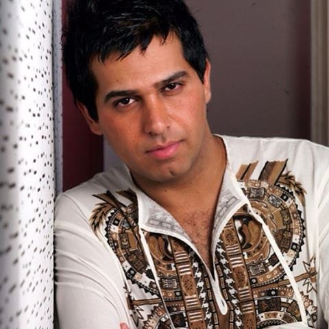 http://s3.picofile.com/file/8220439500/Instagram_1445251833957.jpg