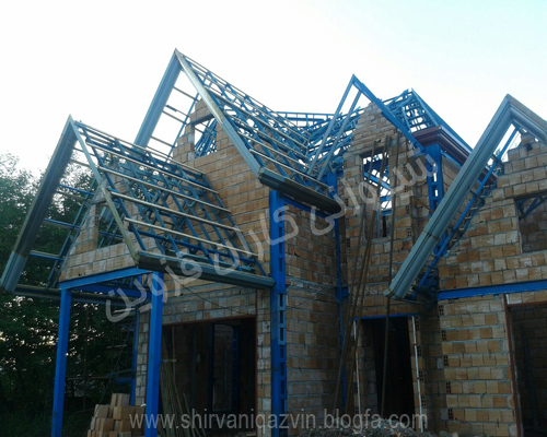 پروژه در حال اجرا سقف شیبدار شینگل سقف شیبدار شینگل،شیروانی شینگل،اسکلت شیروانی،اسکلت سقف شیبدار