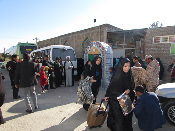 اعزام دانش‌آموزان دختر شهرستان گرمه به اردوی راهیان نور