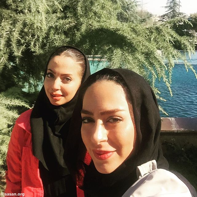عکس سمانه پاکدل لب دریا