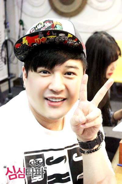 http://s3.picofile.com/file/8227369584/shindong84.jpg