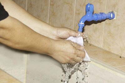 نحوه پاک کردن رنگ از روی لباس