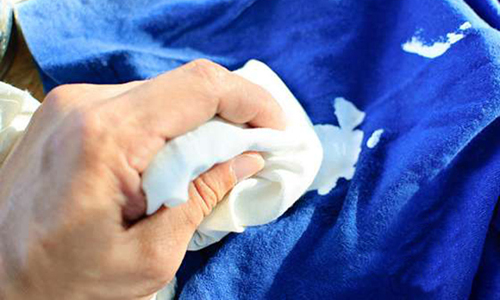 نحوه پاک کردن رنگ از روی لباس