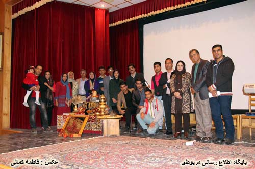 http://s3.picofile.com/file/8228462426/shabe_yalda_azar_94_1_.jpg