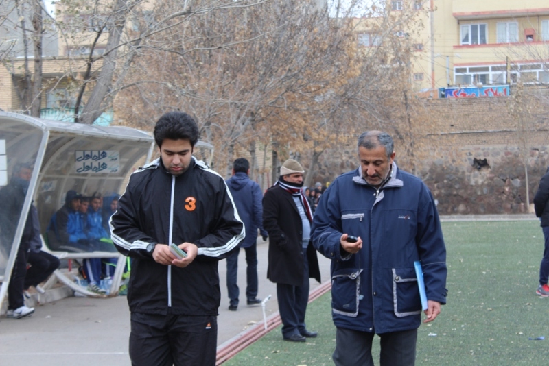 http://s3.picofile.com/file/8229435076/1_8_.JPG