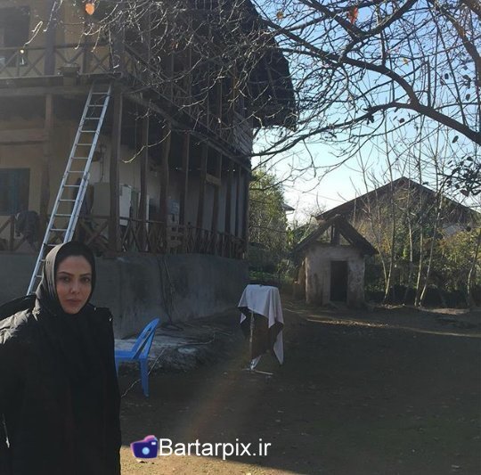 http://s3.picofile.com/file/8229645800/www_bartarpix_ir_leila_otadi_day_94.jpg