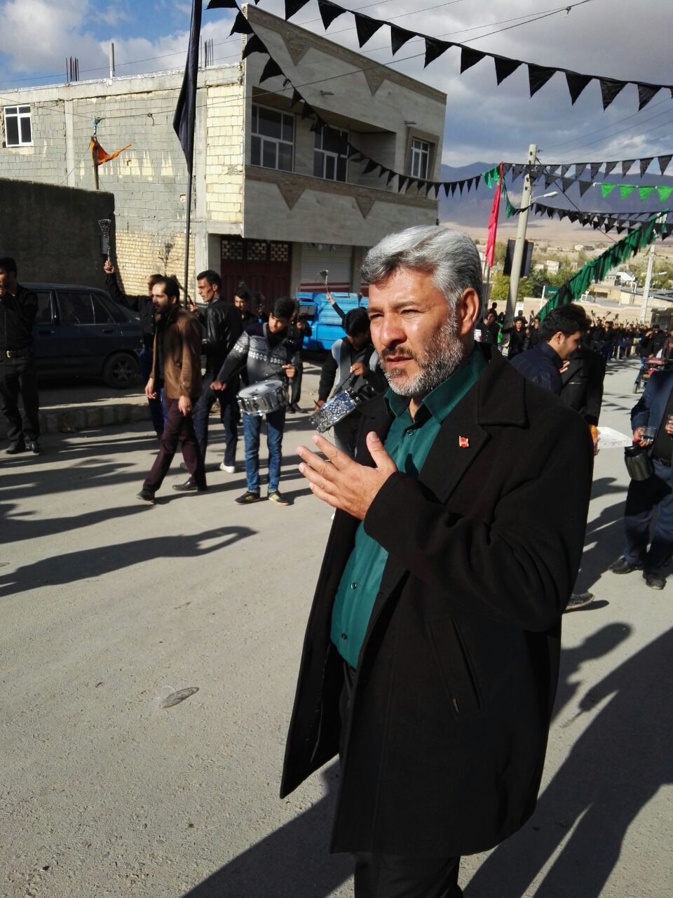 http://s3.picofile.com/file/8229677918/814437183_57596.jpg