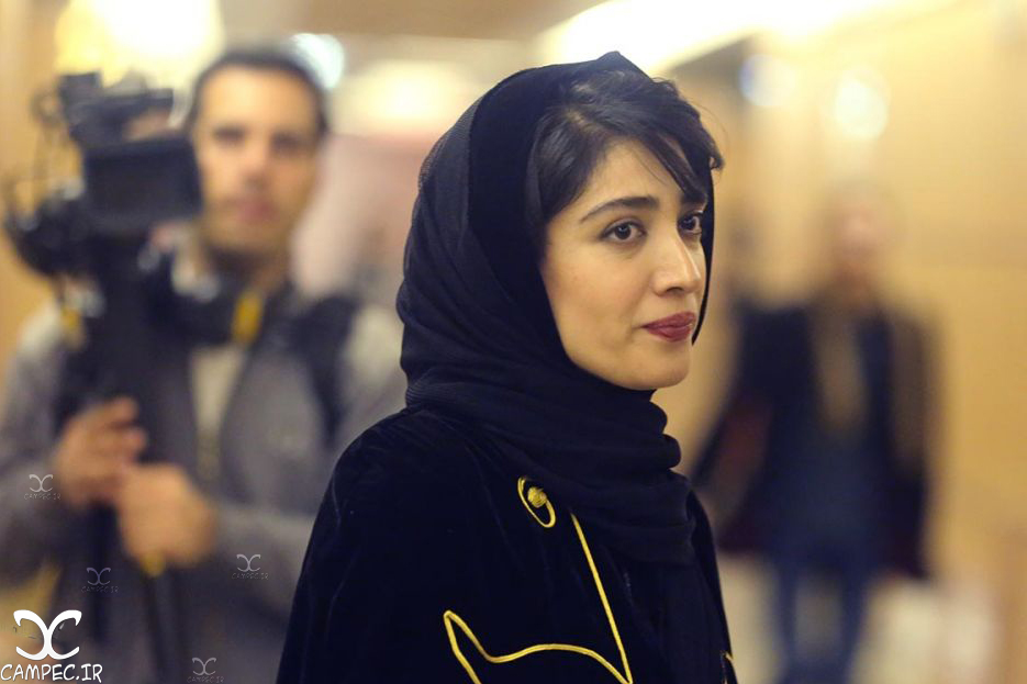 مینا ساداتی در افتتاحیه جشنواره 35 فیلم فجر