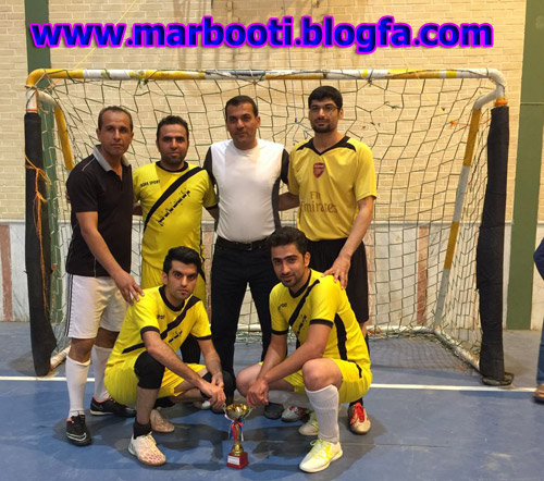http://s3.picofile.com/file/8288916042/Footsal2.jpg