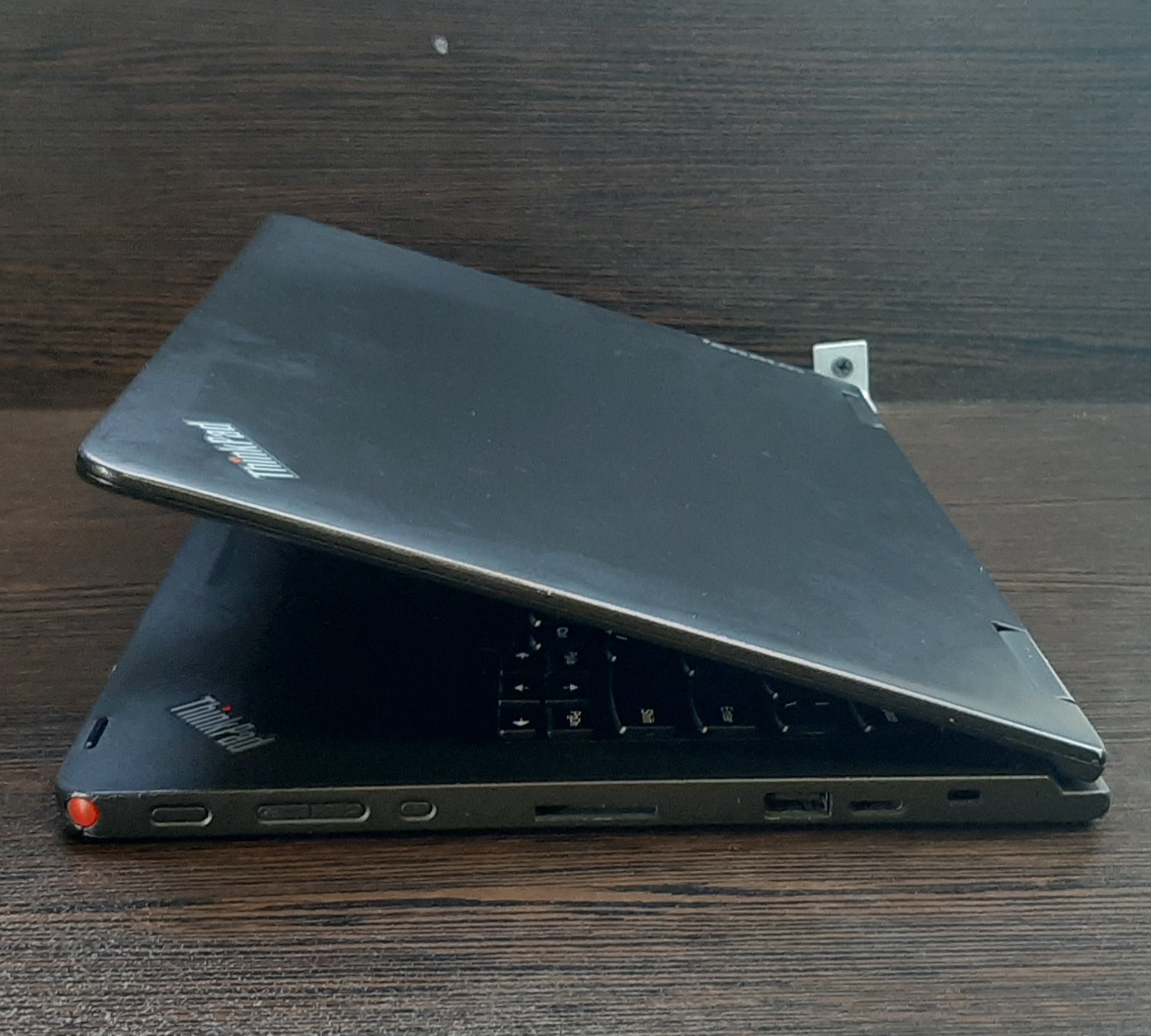 لپ تاپ استوک لنوو مدل Lenovo Yoga 12 با مشخصات i5-5gen-8GB-128GB-SSD-2GB-intel-HD-5500