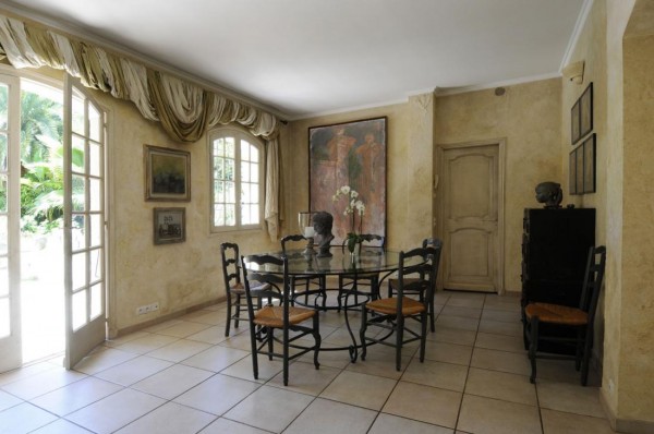 خانه ای سنتی و سبز در فرانسه