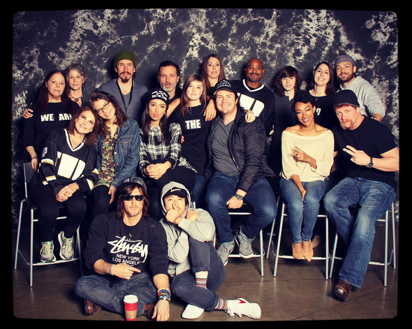 http://s3.picofile.com/file/8221008392/2015_11_04_23_47_29_Andrea_Waala_on_Instagram_%E2%80%9CThugging_live_at_Walker_Stalker_Con_wearethewalkin.png