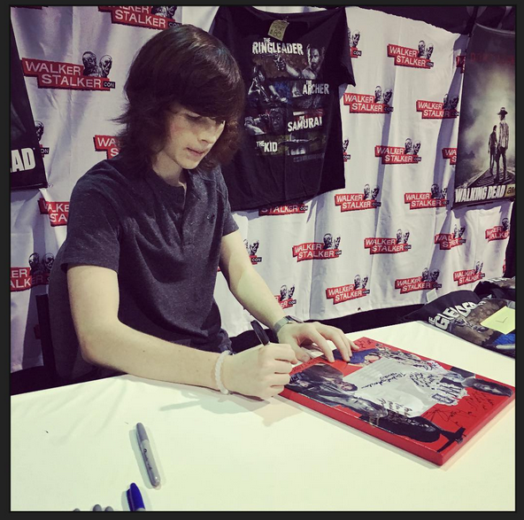 http://s3.picofile.com/file/8221008550/2015_11_04_23_48_18_Andrea_Waala_on_Instagram_%E2%80%9CThanks_Chandler_twd_wscatlanta_chandlerriggs%E2%80%9D_.png