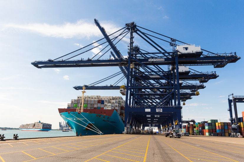تخمین هزینه توسعه و نوسازی زیرساخت های حمل و نقل دریایی و احداث بنادر هوشمند تجاری در کشور
