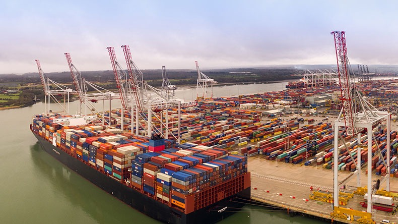 تخمین هزینه توسعه و نوسازی زیرساخت های حمل و نقل دریایی و احداث بنادر هوشمند تجاری در کشور