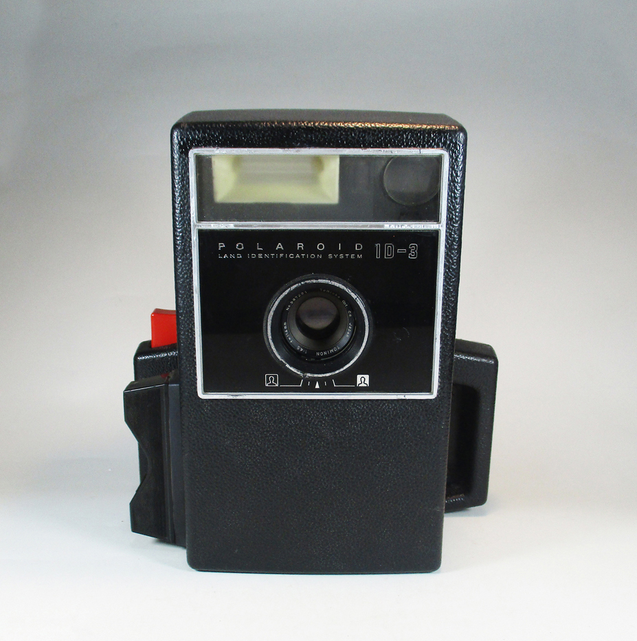 دوربین غول پیکر بسیار کمیاب و خاص Polaroid ID-3 