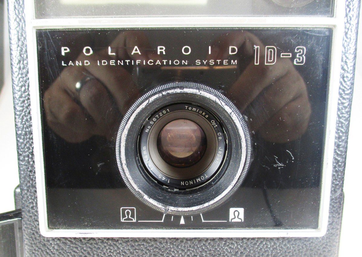 دوربین غول پیکر بسیار کمیاب و خاص Polaroid ID-3 